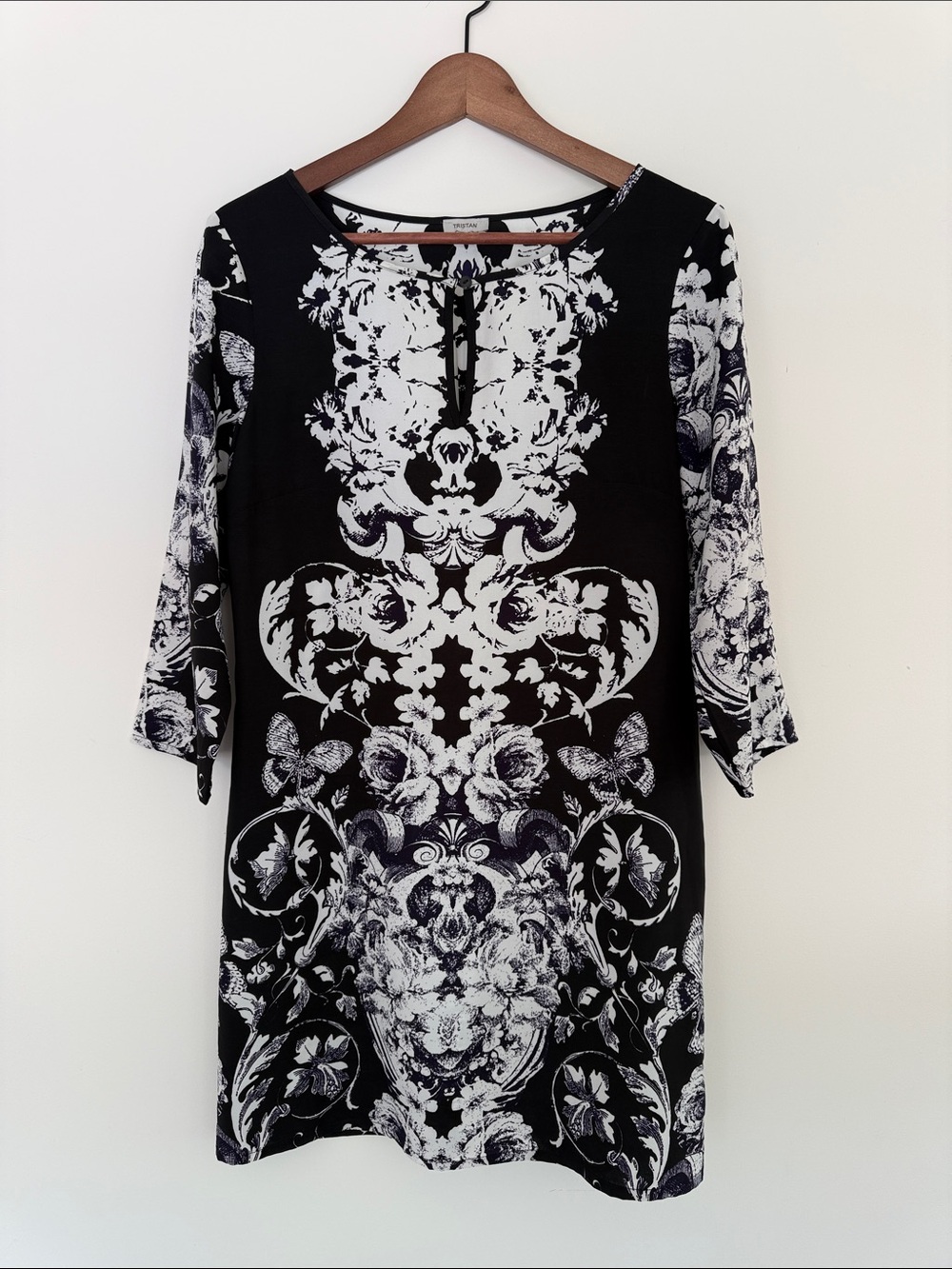 Black and White Floral Print Shift Dress
